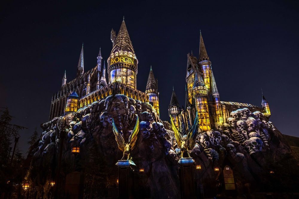 “Dark Arts at Hogwarts Castle”, uma novíssima e deslumbrante experiência de projeção, já está aberta no Universal Orlando Resort